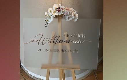 Willkommensschild gold